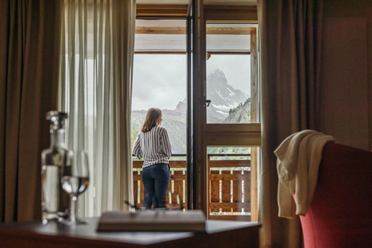 La Couronne Superior Hotel 4*